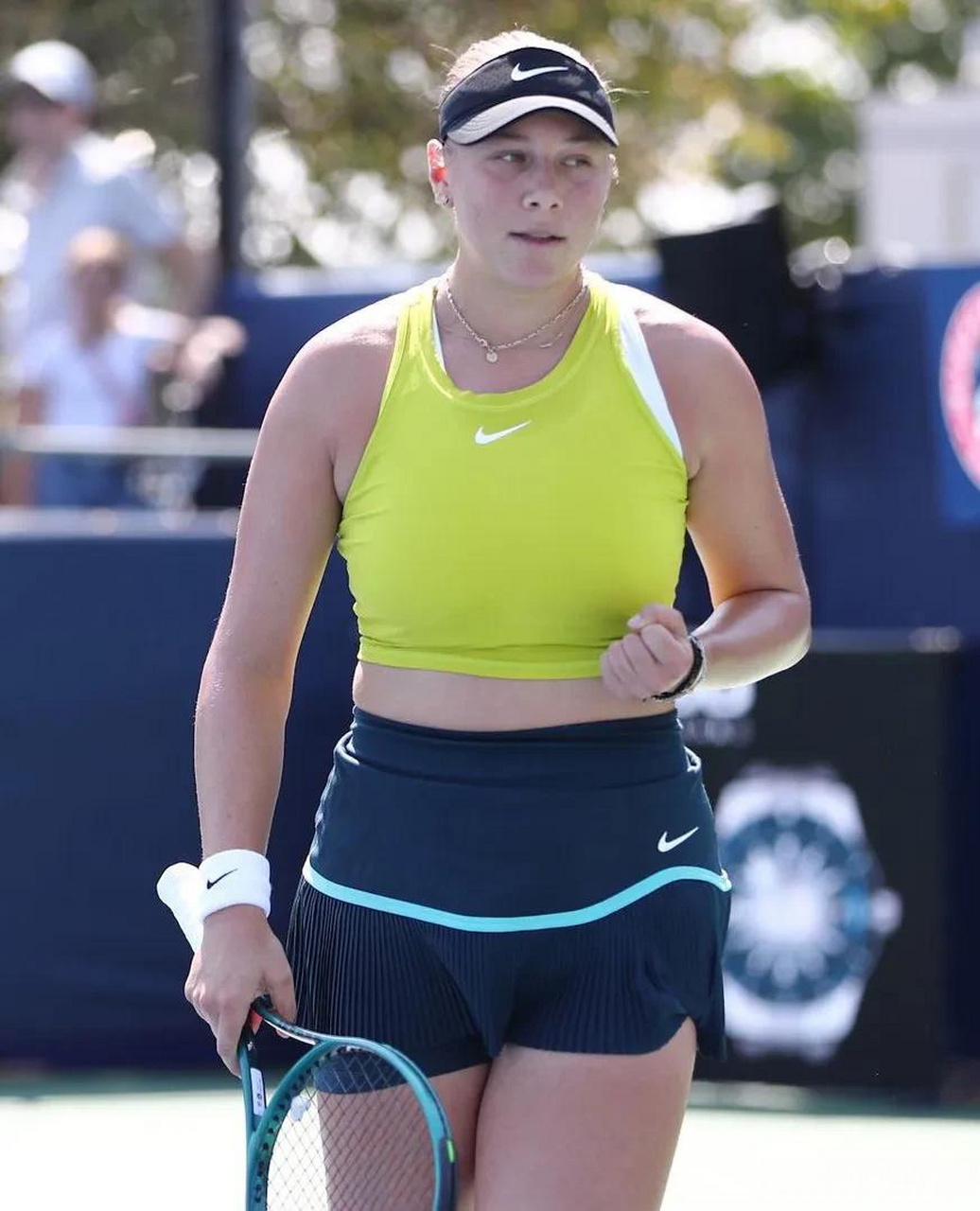 而是在等待 而是在等待