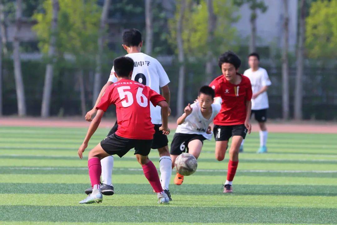 球迷胸口发 球迷胸口发